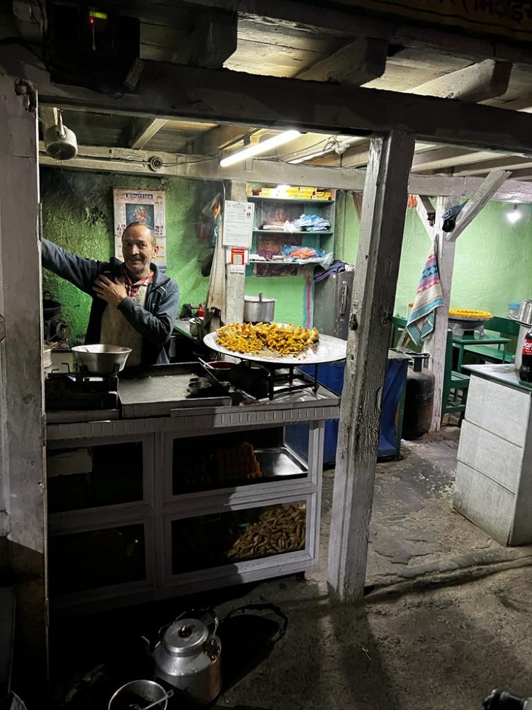 43 Fastfood przy drodze w Himalajach